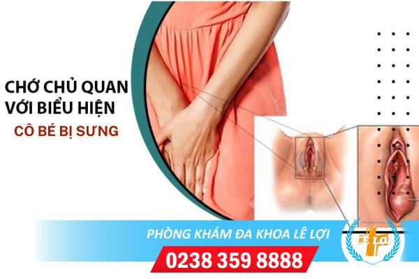 Cô bé bị sưng phải làm sao?